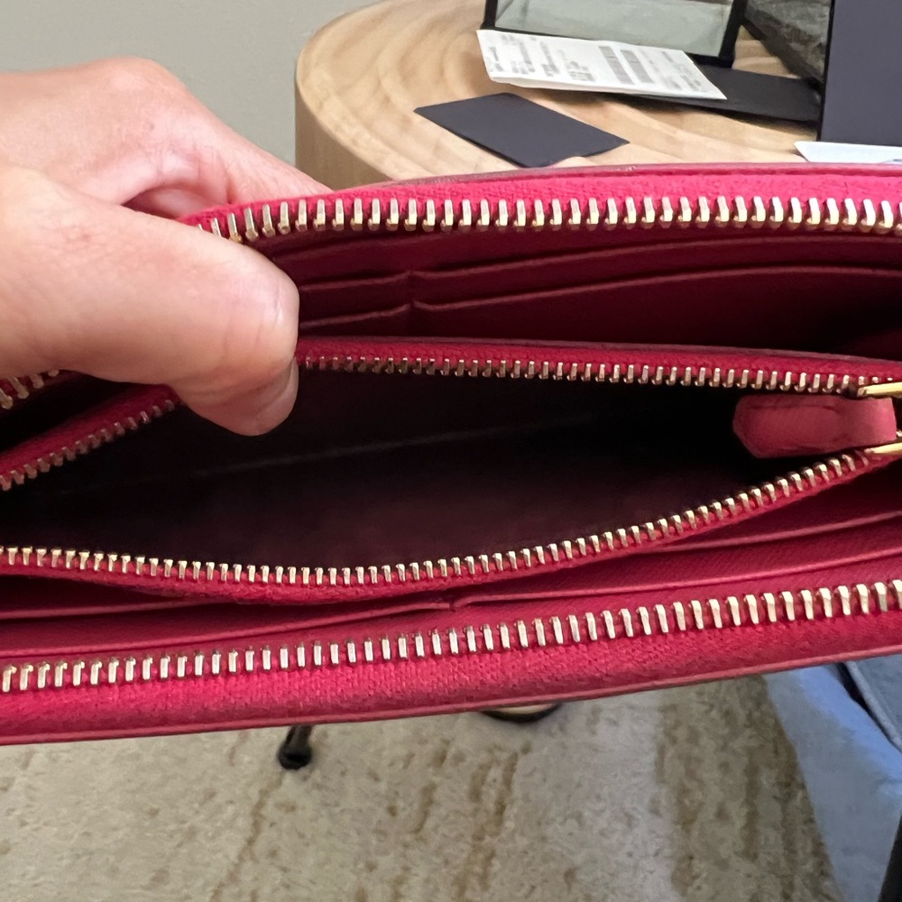 Prada Pink Women's Wallet
PRICED TO SELL - Picture 5 of 7